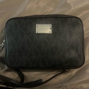 Michael Kors Jet Set Large Logo Crossbody Bag